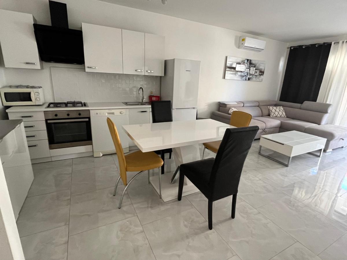 Maris Apartment Medulin Exterior foto